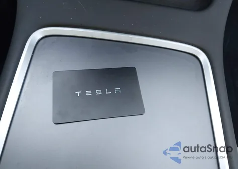 2023 Tesla Model Y Performance Dual Motor All-Wheel Drive z USA, uszkodzony, nr VIN 7SAYGDEF2PF832425